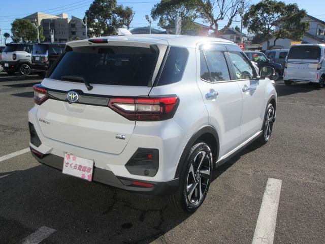 ライズ Ｚ　９インチディスプレイオーディオ　ＥＴＣ２．０　ＨＤＭＩ　ステアリングスイッチ　オートエアコン　アクセサリーソケット　シートヒーター　前後方ドライブレコーダー　純正アルミホイール　スマートアシスト（8枚目）