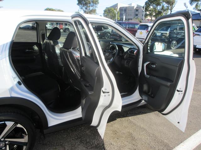 ライズ Ｚ　９インチディスプレイオーディオ　ＥＴＣ２．０　ＨＤＭＩ　ステアリングスイッチ　オートエアコン　アクセサリーソケット　シートヒーター　前後方ドライブレコーダー　純正アルミホイール　スマートアシスト（16枚目）