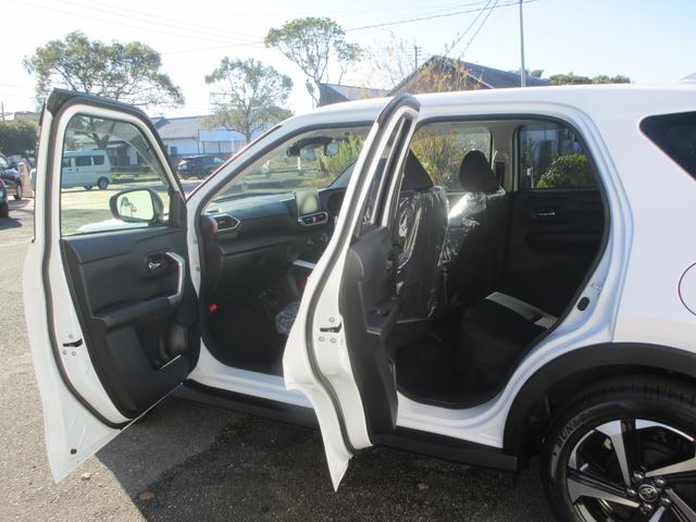 ライズ Ｚ　９インチディスプレイオーディオ　ＥＴＣ２．０　ＨＤＭＩ　ステアリングスイッチ　オートエアコン　アクセサリーソケット　シートヒーター　前後方ドライブレコーダー　純正アルミホイール　スマートアシスト（17枚目）