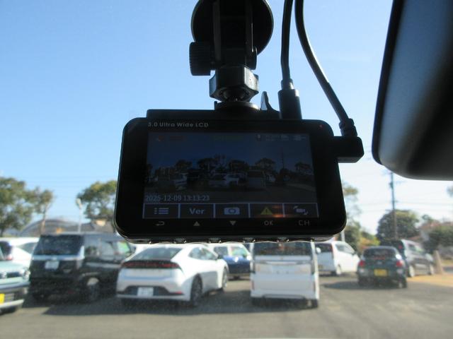 ライズ Ｚ　９インチディスプレイオーディオ　ＥＴＣ２．０　ＨＤＭＩ　ステアリングスイッチ　オートエアコン　アクセサリーソケット　シートヒーター　前後方ドライブレコーダー　純正アルミホイール　スマートアシスト（42枚目）