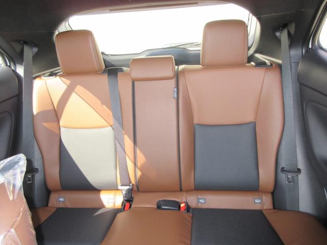 ヤリスクロス ハイブリッドＺ　アドベンチャー　クルーズコントロール　全周囲カメラ　バックカメラ　ナビＴＶ　ＥＴＣ２．０　シートヒーター　ステアリングヒータースイッチ　電動格納ミラー　ドアバイザーフロアマットカメラスイッチ　ブレーキホールドスイッチ（32枚目）