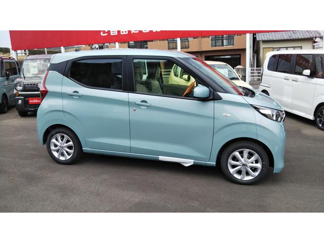 X 届出済未使用車 エマージェンシーブレーキ コーナーセンサー バッグビューモニター(ルームミラー) 特別塗装色 スマートキー プッシュスタート アルミホイール14インチ ベンチシート プライバシーガラス(4枚目)