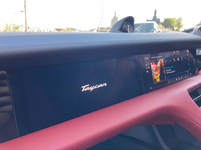 タイカン タイカン　ディーラー車　右ハンドル　レザーパワーシート　２０ｉｎアルミ　バックカメラ　パワートランク　ＯＰ総額３００オーバー（34枚目）