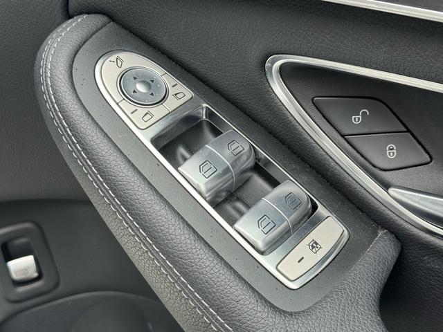 Ｃクラス Ｃ２００アバンギャルド　ＡＭＧライン　社外１９インチアルミ　パドルシフト　パワーシート　シートヒーター　ナビ　ＴＶ　Ｂｌｕｅｔｏｏｔｈ　バックカメラ　ＥＴＣ　ドラレコ　クリアランスソナー（17枚目）