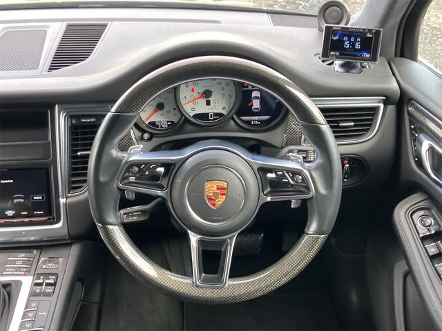 マカン マカンＳ　４ＷＤ　ＥＴＣ　バックカメラ　クリアランスソナー　パワーシート　サンルーフ　ナビ　ＴＶ　オートライト　ＨＩＤ　電動リアゲート　アルミホイール　アイドリングストップ　電動格納ミラー　シートヒーター（3枚目）