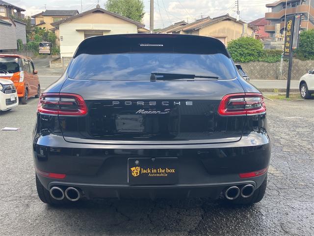 マカン マカンＳ　４ＷＤ　ＥＴＣ　バックカメラ　クリアランスソナー　パワーシート　サンルーフ　ナビ　ＴＶ　オートライト　ＨＩＤ　電動リアゲート　アルミホイール　アイドリングストップ　電動格納ミラー　シートヒーター（16枚目）