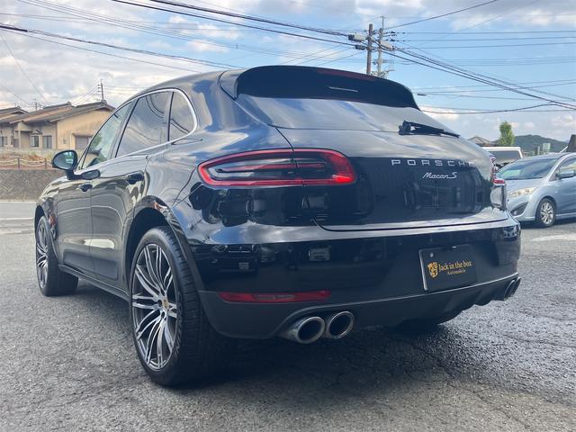 マカン マカンＳ　４ＷＤ　ＥＴＣ　バックカメラ　クリアランスソナー　パワーシート　サンルーフ　ナビ　ＴＶ　オートライト　ＨＩＤ　電動リアゲート　アルミホイール　アイドリングストップ　電動格納ミラー　シートヒーター（17枚目）