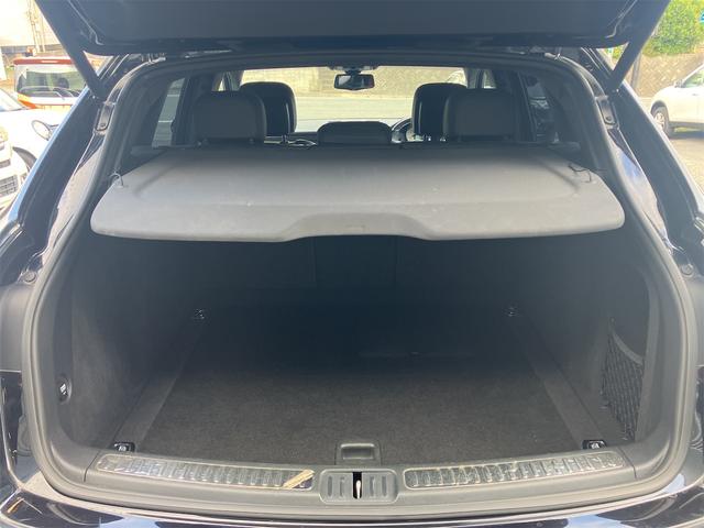 マカン マカンＳ　４ＷＤ　ＥＴＣ　バックカメラ　クリアランスソナー　パワーシート　サンルーフ　ナビ　ＴＶ　オートライト　ＨＩＤ　電動リアゲート　アルミホイール　アイドリングストップ　電動格納ミラー　シートヒーター（19枚目）