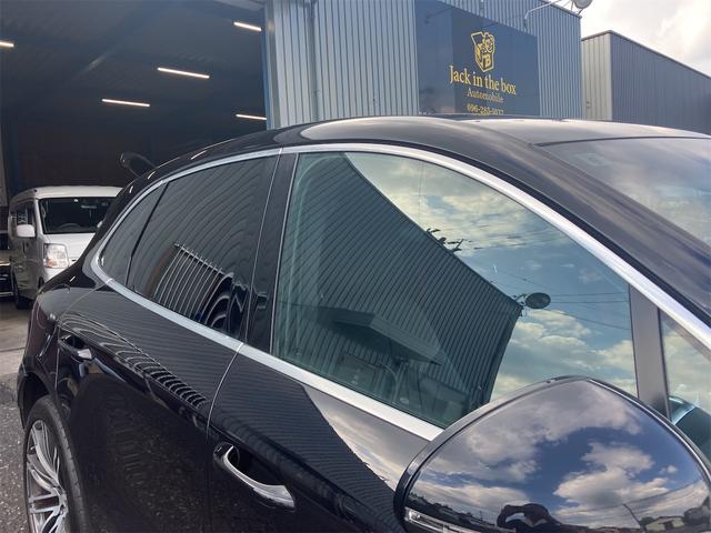 マカン マカンＳ　４ＷＤ　ＥＴＣ　バックカメラ　クリアランスソナー　パワーシート　サンルーフ　ナビ　ＴＶ　オートライト　ＨＩＤ　電動リアゲート　アルミホイール　アイドリングストップ　電動格納ミラー　シートヒーター（29枚目）