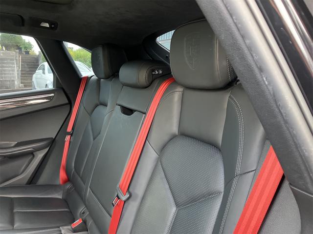 マカン マカンＳ　４ＷＤ　ＥＴＣ　バックカメラ　クリアランスソナー　パワーシート　サンルーフ　ナビ　ＴＶ　オートライト　ＨＩＤ　電動リアゲート　アルミホイール　アイドリングストップ　電動格納ミラー　シートヒーター（38枚目）