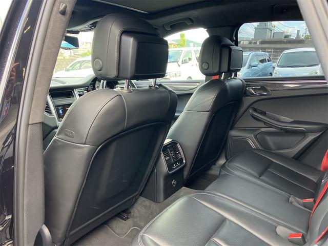 マカン マカンＳ　４ＷＤ　ＥＴＣ　バックカメラ　クリアランスソナー　パワーシート　サンルーフ　ナビ　ＴＶ　オートライト　ＨＩＤ　電動リアゲート　アルミホイール　アイドリングストップ　電動格納ミラー　シートヒーター（40枚目）