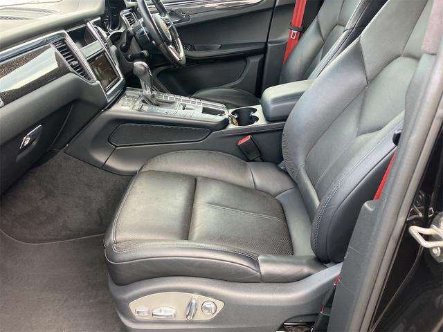 マカン マカンＳ　４ＷＤ　ＥＴＣ　バックカメラ　クリアランスソナー　パワーシート　サンルーフ　ナビ　ＴＶ　オートライト　ＨＩＤ　電動リアゲート　アルミホイール　アイドリングストップ　電動格納ミラー　シートヒーター（43枚目）