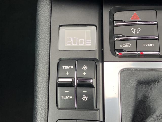 マカン マカンＳ　４ＷＤ　ＥＴＣ　バックカメラ　クリアランスソナー　パワーシート　サンルーフ　ナビ　ＴＶ　オートライト　ＨＩＤ　電動リアゲート　アルミホイール　アイドリングストップ　電動格納ミラー　シートヒーター（55枚目）