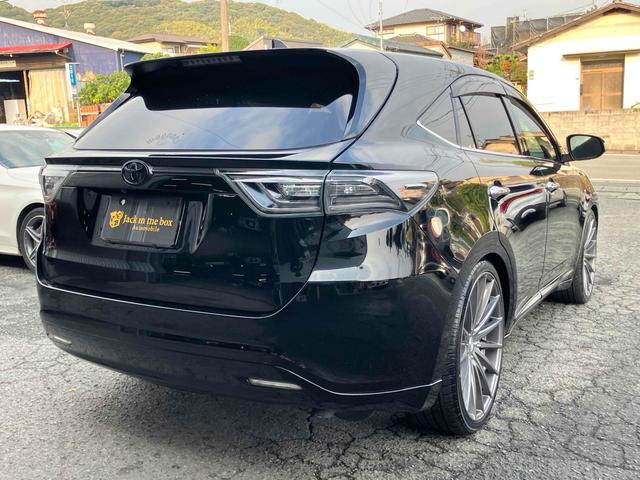 ハリアー エレガンス　バックカメラ　パワーシート　ナビ　ＴＶ　オートライト　ＬＥＤヘッドランプ　アルミホイール　スマートキー　アイドリングストップ　ＣＶＴ　盗難防止システム　衝突安全ボディ　ＣＤ（18枚目）