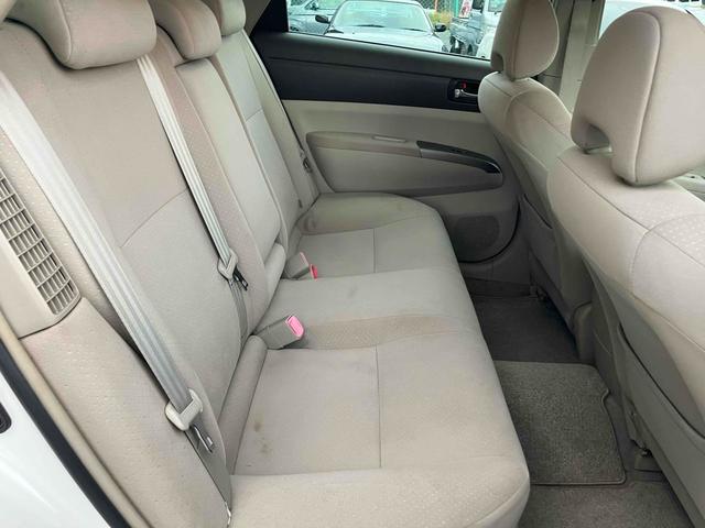 プリウス Ｓ　バックカメラ　アルミホイール　オートライト　ＣＶＴ　スマートキー　アイドリングストップ　盗難防止システム　ＣＤ　Ｂｌｕｅｔｏｏｔｈ　衝突安全ボディ　ＡＢＳ　エアコン　パワーステアリング（10枚目）