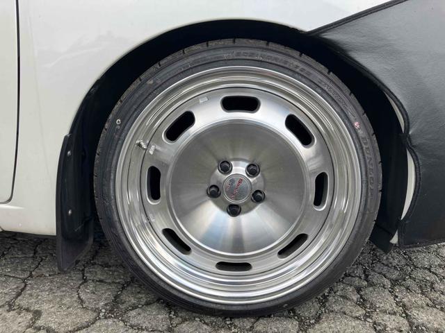 プリウス Ｓ　バックカメラ　アルミホイール　オートライト　ＣＶＴ　スマートキー　アイドリングストップ　盗難防止システム　ＣＤ　Ｂｌｕｅｔｏｏｔｈ　衝突安全ボディ　ＡＢＳ　エアコン　パワーステアリング（23枚目）