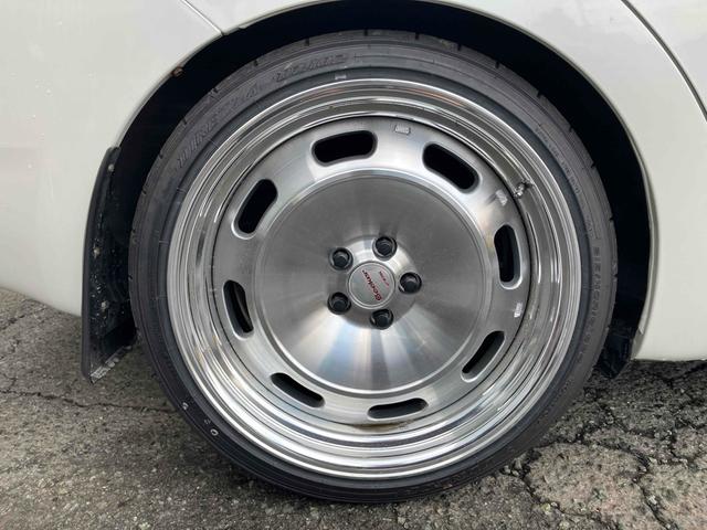 プリウス Ｓ　バックカメラ　アルミホイール　オートライト　ＣＶＴ　スマートキー　アイドリングストップ　盗難防止システム　ＣＤ　Ｂｌｕｅｔｏｏｔｈ　衝突安全ボディ　ＡＢＳ　エアコン　パワーステアリング（24枚目）