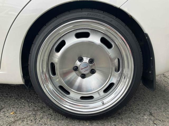 プリウス Ｓ　バックカメラ　アルミホイール　オートライト　ＣＶＴ　スマートキー　アイドリングストップ　盗難防止システム　ＣＤ　Ｂｌｕｅｔｏｏｔｈ　衝突安全ボディ　ＡＢＳ　エアコン　パワーステアリング（27枚目）