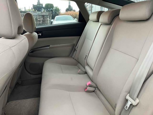 プリウス Ｓ　バックカメラ　アルミホイール　オートライト　ＣＶＴ　スマートキー　アイドリングストップ　盗難防止システム　ＣＤ　Ｂｌｕｅｔｏｏｔｈ　衝突安全ボディ　ＡＢＳ　エアコン　パワーステアリング（35枚目）
