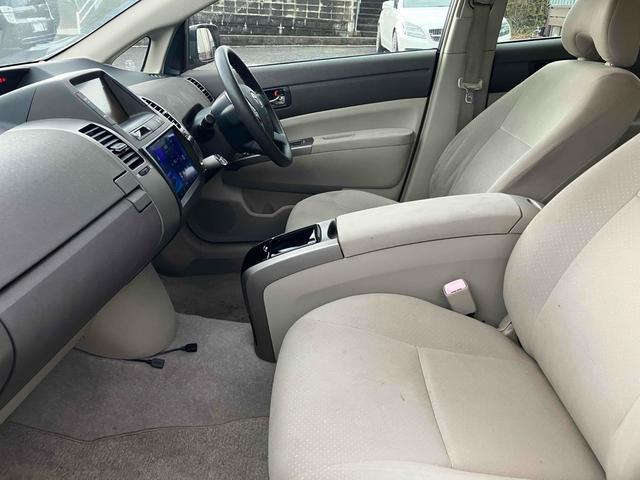 プリウス Ｓ　バックカメラ　アルミホイール　オートライト　ＣＶＴ　スマートキー　アイドリングストップ　盗難防止システム　ＣＤ　Ｂｌｕｅｔｏｏｔｈ　衝突安全ボディ　ＡＢＳ　エアコン　パワーステアリング（38枚目）