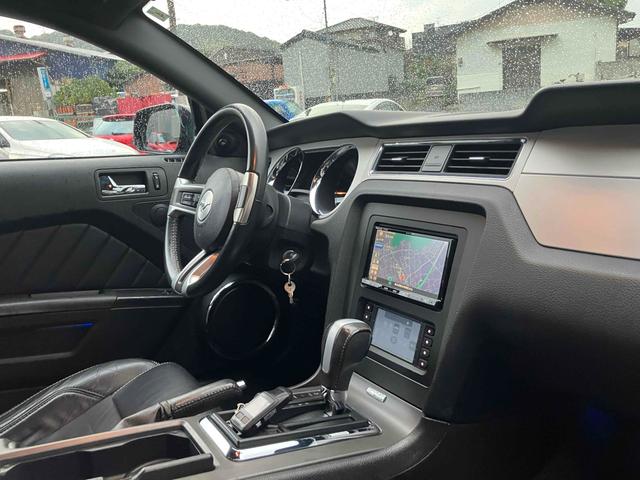 マスタング 　ドライブレコーダー　ナビ　ＴＶ　ＡＴ　アルミホイール　ＣＤ　運転席エアバッグ（25枚目）