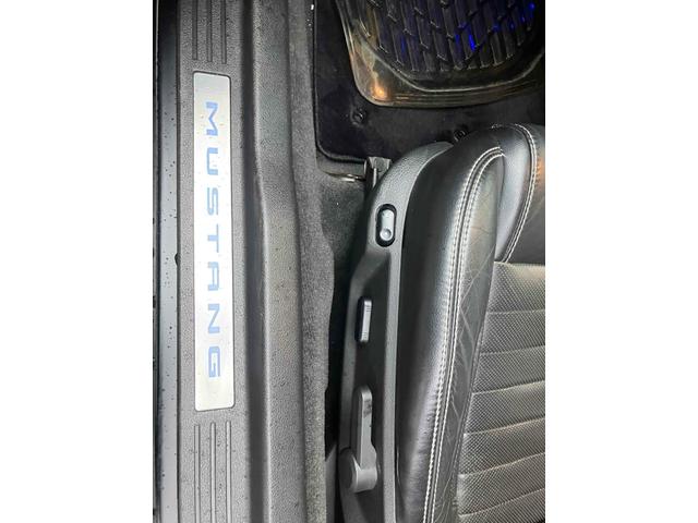 マスタング 　ドライブレコーダー　ナビ　ＴＶ　ＡＴ　アルミホイール　ＣＤ　運転席エアバッグ（31枚目）