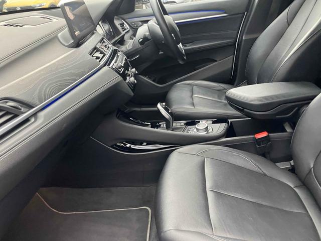 Ｘ１ 　４ＷＤ　バックカメラ　クリアランスソナー　パワーシート　衝突被害軽減システム　サンルーフ　ナビ　オートライト　ＬＥＤヘッドランプ　ヘッドライトウォッシャー　電動リアゲート　アルミホイール　スマートキー（41枚目）