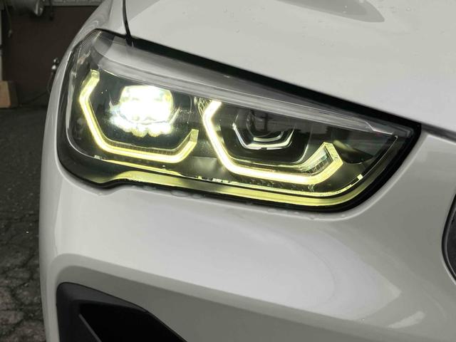 Ｘ１ 　４ＷＤ　バックカメラ　クリアランスソナー　パワーシート　衝突被害軽減システム　サンルーフ　ナビ　オートライト　ＬＥＤヘッドランプ　ヘッドライトウォッシャー　電動リアゲート　アルミホイール　スマートキー（42枚目）