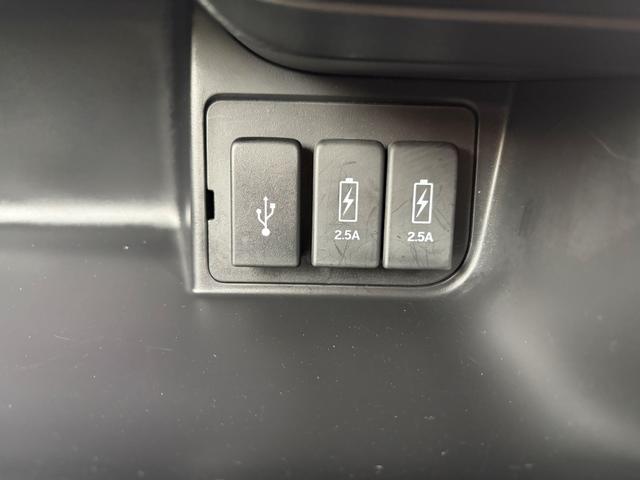 N-BOXカスタム G・Lホンダセンシング 運転席エアバッグ パワーウインドー 助手席エアバック オートLED 横滑防止 ベンチS Bモニタ スマートキープッシュスタート クリソナ 車線逸脱 AUTOエアコン フルフラットシート ETC付き(12枚目)