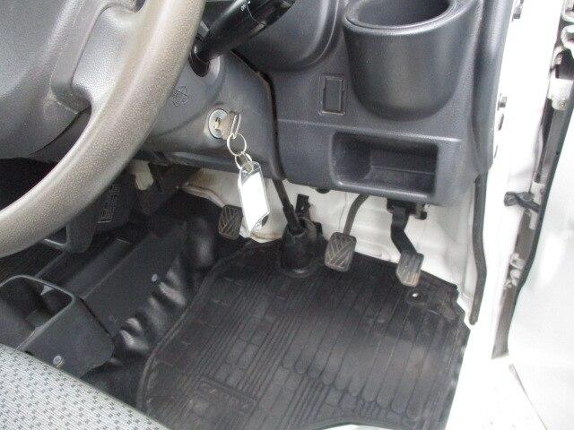 キャリイトラック KCエアコン・パワステ 5速MT エアコン パワステ エアバッグ 3方開き(19枚目)