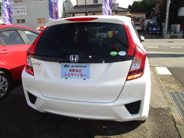 フィット 13G・Fパッケージ ファインエディション 特別使用車 ワンオーナー オートマ ABS Wエアバッグ メモリーナビフルセグテレビ バックカメラ DVDビデオ CD スマートキー 定期点検記録簿付き(5枚目)