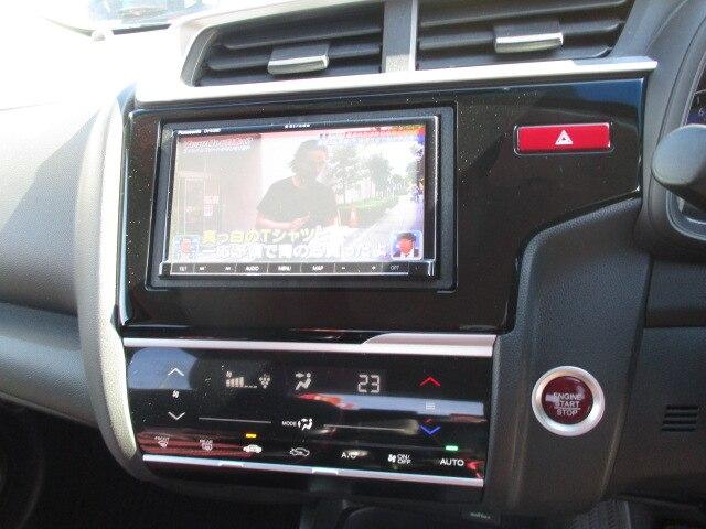 フィット 13G・Fパッケージ ファインエディション 特別使用車 ワンオーナー オートマ ABS Wエアバッグ メモリーナビフルセグテレビ バックカメラ DVDビデオ CD スマートキー 定期点検記録簿付き(22枚目)