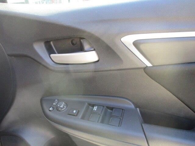 フィット 13G・Fパッケージ ファインエディション 特別使用車 ワンオーナー オートマ ABS Wエアバッグ メモリーナビフルセグテレビ バックカメラ DVDビデオ CD スマートキー 定期点検記録簿付き(33枚目)