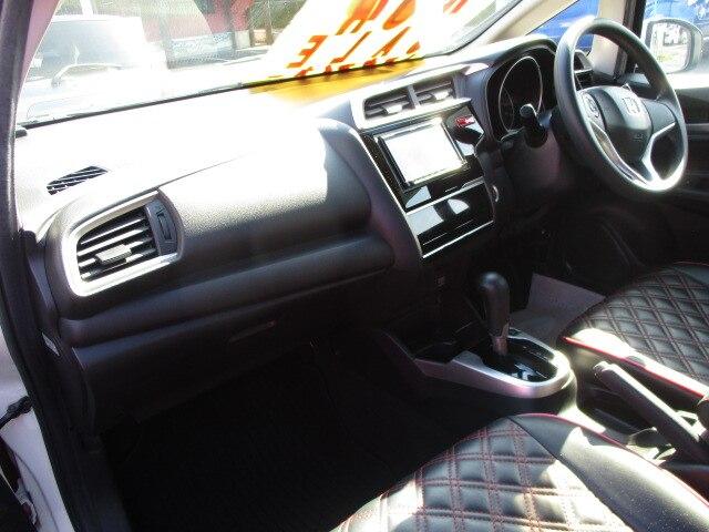 フィット 13G・Fパッケージ ファインエディション 特別使用車 ワンオーナー オートマ ABS Wエアバッグ メモリーナビフルセグテレビ バックカメラ DVDビデオ CD スマートキー 定期点検記録簿付き(35枚目)