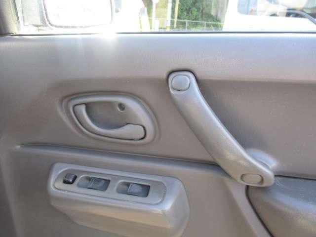 ジムニー ＸＧ　５速ＭＴ　ＡＢＳ　Ｗエアバッグ　ＣＤ　アルミチェーン式（26枚目）