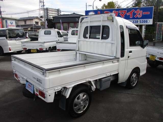 ハイゼットトラック ジャンボ　オートマ　４ＷＤ　エアバッグ　エアコン　パワステ　集中ドアロック　ナビテレビ　ＣＤ　アルミ　タイミングベルト交換済み（4枚目）