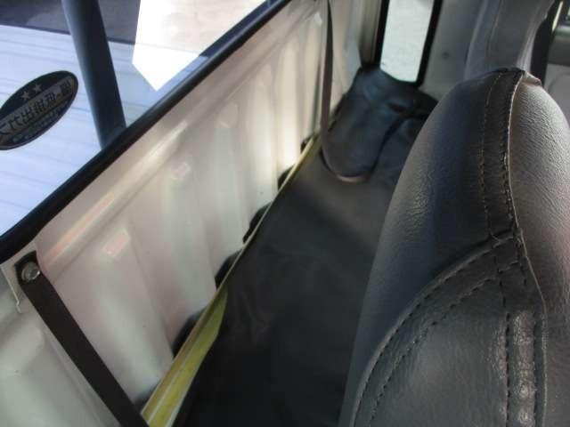 ハイゼットトラック ジャンボ　オートマ　４ＷＤ　エアバッグ　エアコン　パワステ　集中ドアロック　ナビテレビ　ＣＤ　アルミ　タイミングベルト交換済み（13枚目）