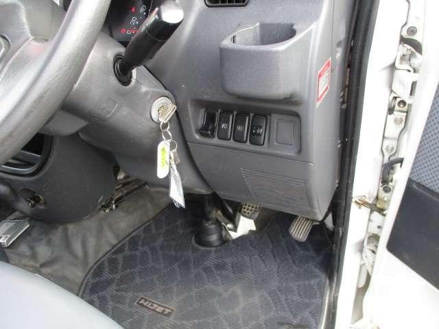 ハイゼットトラック ジャンボ　オートマ　４ＷＤ　エアバッグ　エアコン　パワステ　集中ドアロック　ナビテレビ　ＣＤ　アルミ　タイミングベルト交換済み（25枚目）