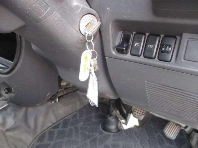 ハイゼットトラック ジャンボ　オートマ　４ＷＤ　エアバッグ　エアコン　パワステ　集中ドアロック　ナビテレビ　ＣＤ　アルミ　タイミングベルト交換済み（26枚目）