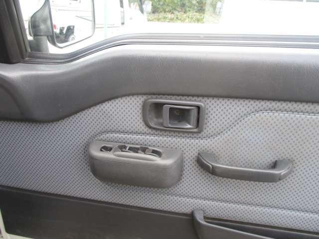 ハイゼットトラック ジャンボ　オートマ　４ＷＤ　エアバッグ　エアコン　パワステ　集中ドアロック　ナビテレビ　ＣＤ　アルミ　タイミングベルト交換済み（27枚目）