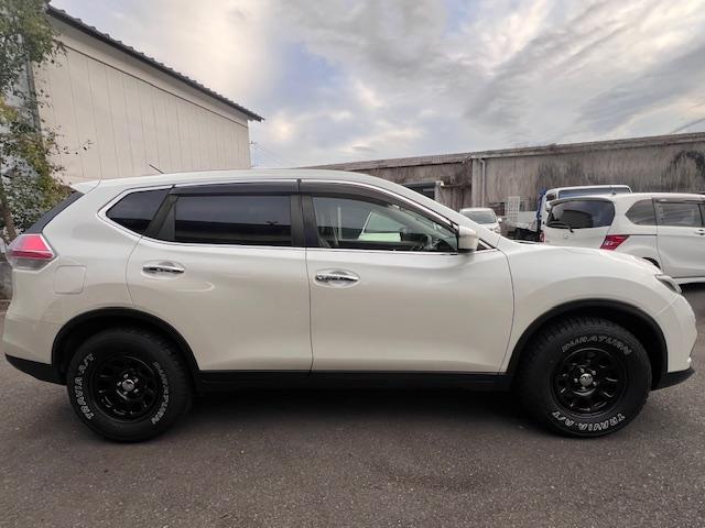 エクストレイル 20X エマージェンシーブレーキパッケージ 新品16インチホイール&タイヤ・シートカバー・純正ナビ・バックカメラ・ETC・スマートキー・シートヒーター・コーナーセンサー・ドライブレコーダー・7人乗り(5枚目)