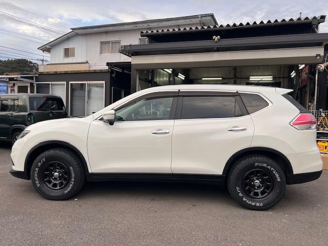 エクストレイル 20X エマージェンシーブレーキパッケージ 新品16インチホイール&タイヤ・シートカバー・純正ナビ・バックカメラ・ETC・スマートキー・シートヒーター・コーナーセンサー・ドライブレコーダー・7人乗り(10枚目)