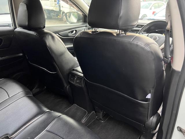 エクストレイル 20X エマージェンシーブレーキパッケージ 新品16インチホイール&タイヤ・シートカバー・純正ナビ・バックカメラ・ETC・スマートキー・シートヒーター・コーナーセンサー・ドライブレコーダー・7人乗り(20枚目)