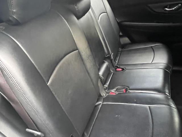 エクストレイル 20X エマージェンシーブレーキパッケージ 新品16インチホイール&タイヤ・シートカバー・純正ナビ・バックカメラ・ETC・スマートキー・シートヒーター・コーナーセンサー・ドライブレコーダー・7人乗り(21枚目)