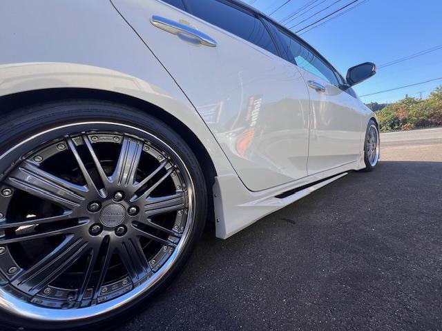 プリウス Ｓ　社外エアロ・新品ダウンサス・ＷＯＲＫ１８インチアルミ・ナビ・バックカメラ・ＥＴＣ・スマートキー（10枚目）