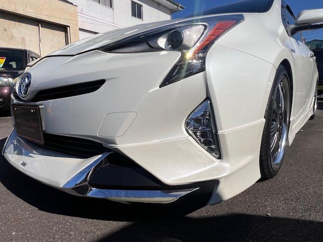 プリウス Ｓ　社外エアロ・新品ダウンサス・ＷＯＲＫ１８インチアルミ・ナビ・バックカメラ・ＥＴＣ・スマートキー（11枚目）