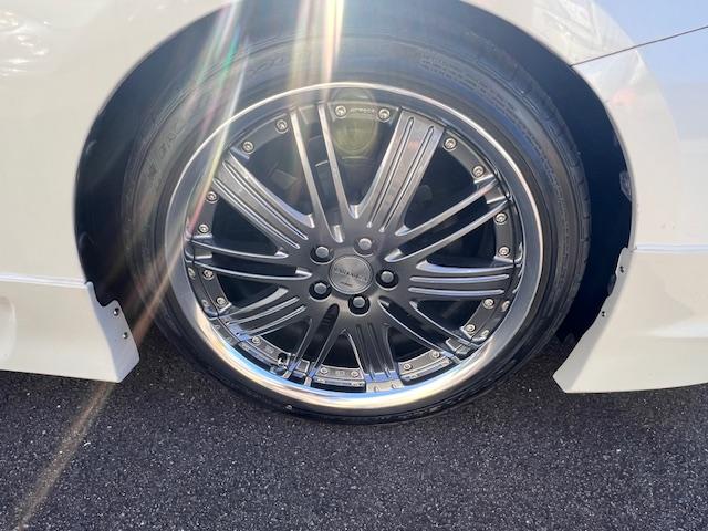 プリウス Ｓ　社外エアロ・新品ダウンサス・ＷＯＲＫ１８インチアルミ・ナビ・バックカメラ・ＥＴＣ・スマートキー（14枚目）