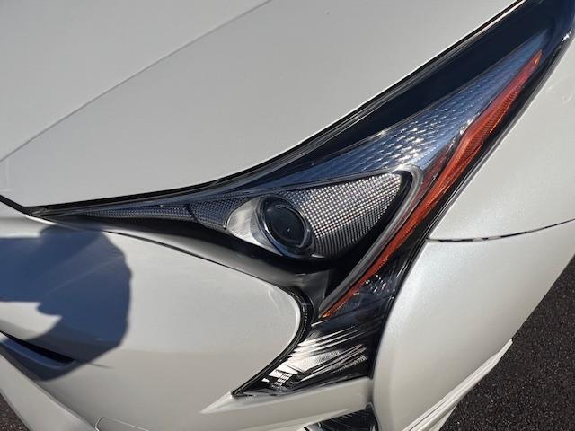 プリウス Ｓ　社外エアロ・新品ダウンサス・ＷＯＲＫ１８インチアルミ・ナビ・バックカメラ・ＥＴＣ・スマートキー（17枚目）