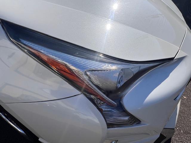 プリウス Ｓ　社外エアロ・新品ダウンサス・ＷＯＲＫ１８インチアルミ・ナビ・バックカメラ・ＥＴＣ・スマートキー（18枚目）