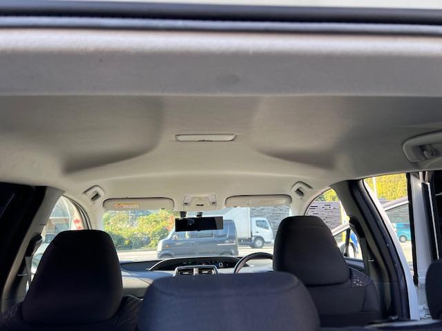 プリウス Ｓ　社外エアロ・新品ダウンサス・ＷＯＲＫ１８インチアルミ・ナビ・バックカメラ・ＥＴＣ・スマートキー（25枚目）